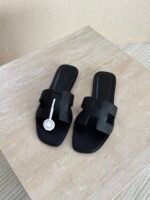 Hermés Oran Sandal "Full Black" - Image 3