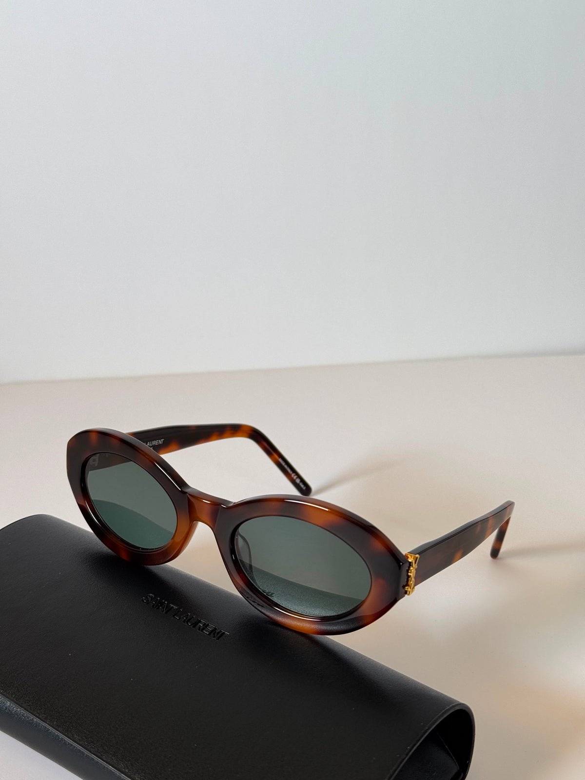 WhatsApp Image 2026-08-06 at 21.57.22 (1) Saint Laurent SL M136 - Image 1