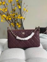 Chanel Diamond-quilted cavier leather clutch with chain an interlocking CC logo & a leather wrapped top handle - Image 4