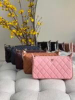 Chanel Diamond-quilted cavier leather clutch with chain an interlocking CC logo & a leather wrapped top handle - Image 6