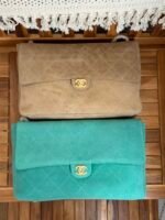 Chanel Maxi Souplissimo Flap Bag In Suede Calfskin with gold-tone hardware - Image 4