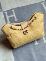 Chanel Braided Raffia Shopping Bag with iconic CC turn-lock closure - Image 2