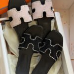 Hermès Oran Flats