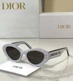Dior Pacific B1U Bold Butterfly-Shaped Sunglasses - Image 3