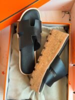 Hermès Chypre H-Band Cork Wedge Sandals - Image 2