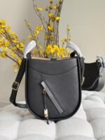 Loewe Hammock Slice Bag - Image 3