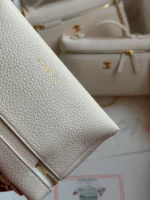 Chanel white Caviar Vanity - Image 4