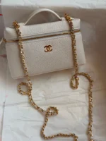 Chanel white Caviar Vanity - Image 3