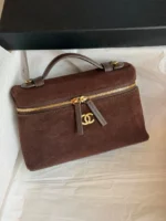 Chanel Suede Vanity Case with Gold - Image 2