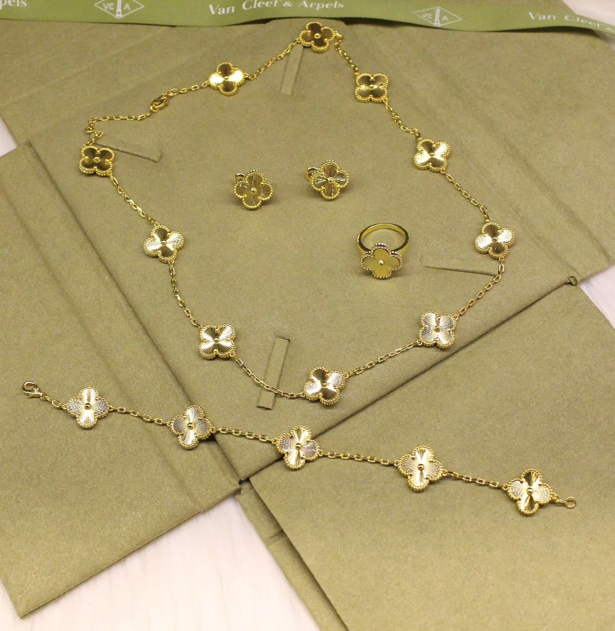 PHOTO-2023-09-16-14-23-27 Van Cleef & Arpels Vintage Alhambra Set - Image 1