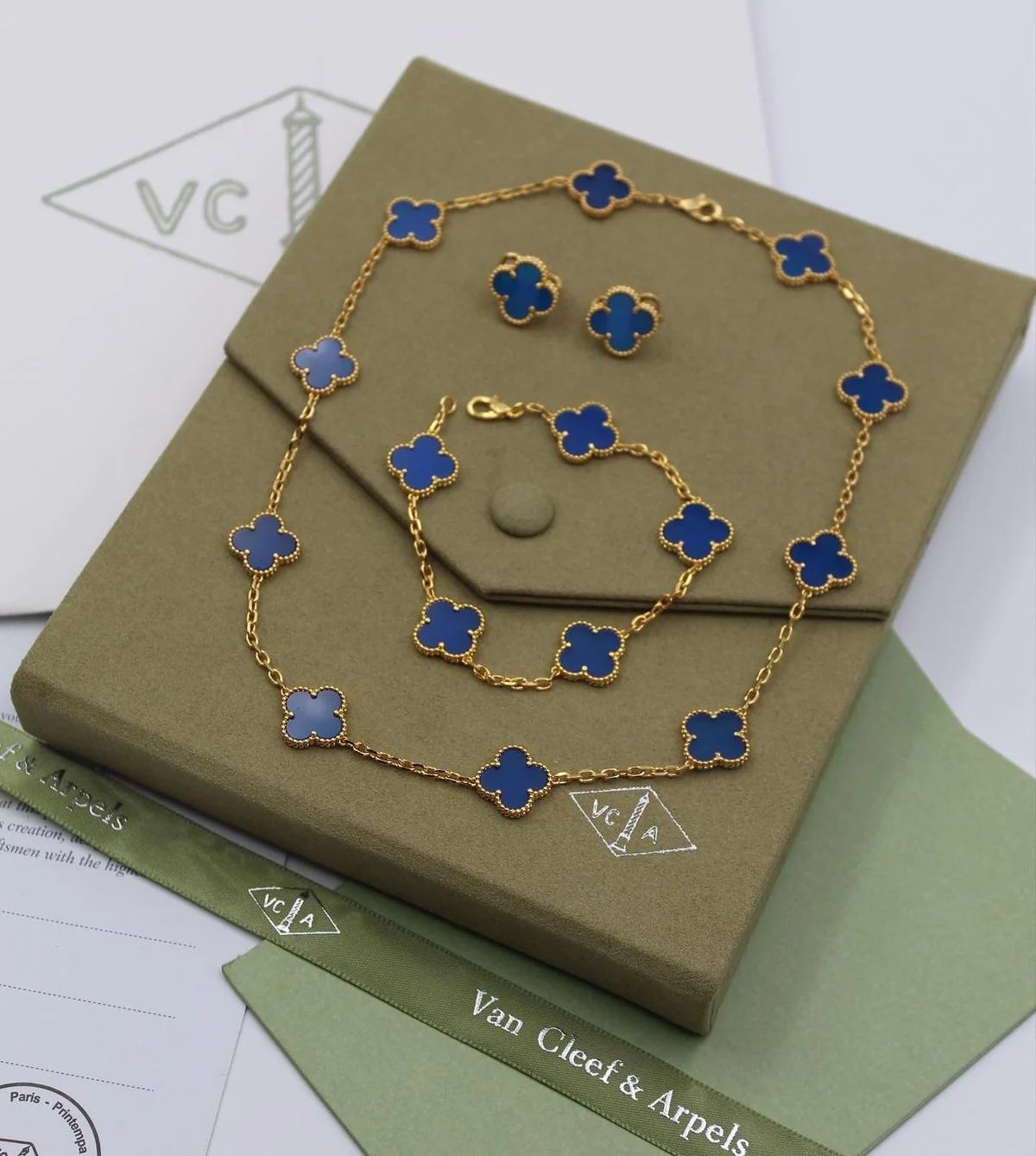PHOTO-2023-09-16-14-38-16 Van Cleef & Arpels Vintage Alhambra Set - Image 1
