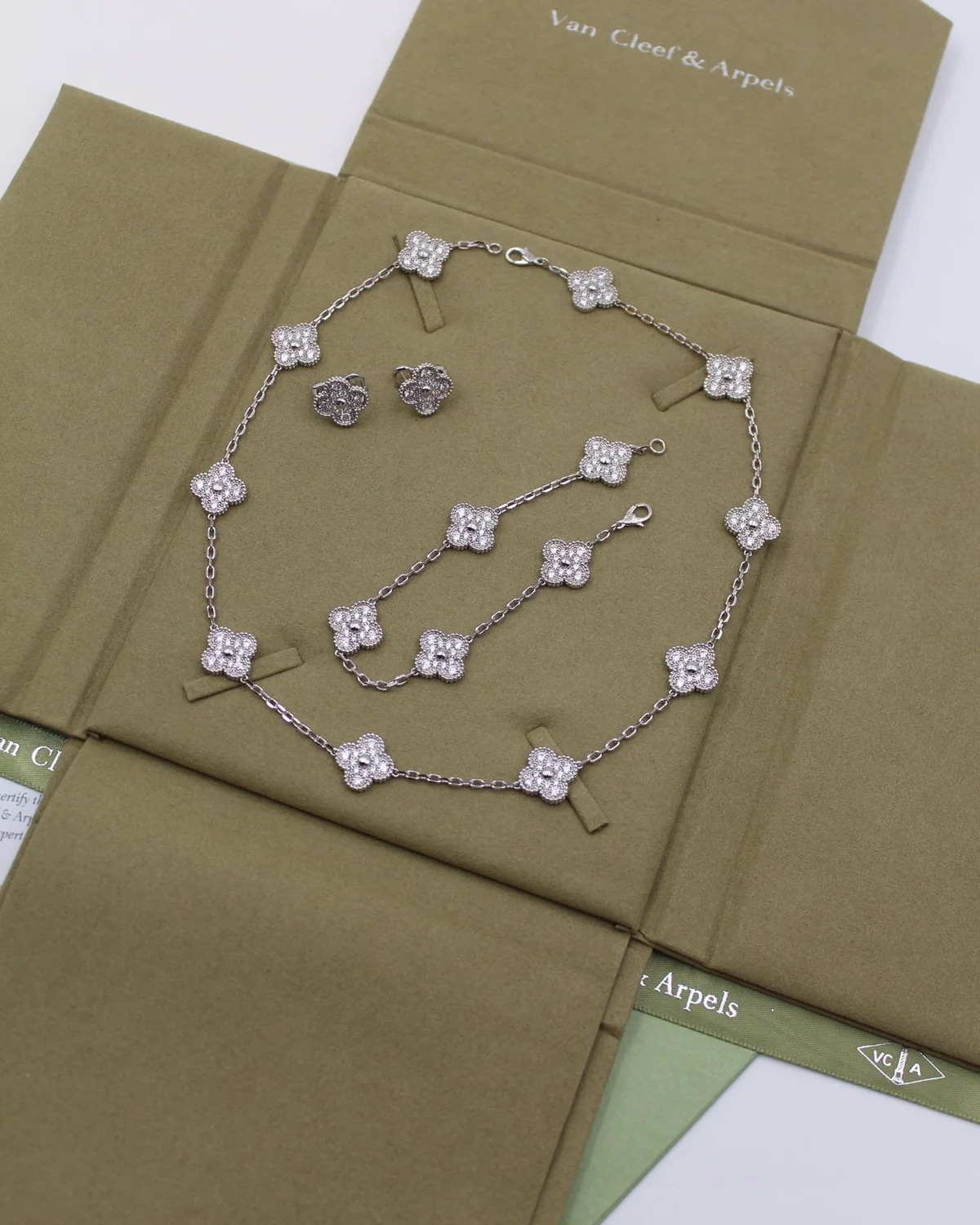 PHOTO-2023-09-16-14-38-17 Van Cleef & Arpels Vintage Alhambra Set - Image 1