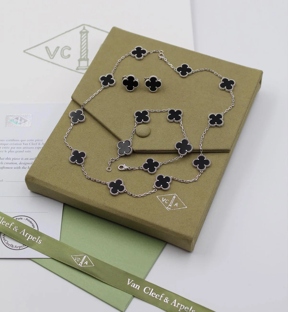 PHOTO-2023-09-16-14-38-18 Van Cleef & Arpels Vintage Alhambra Set - Image 1