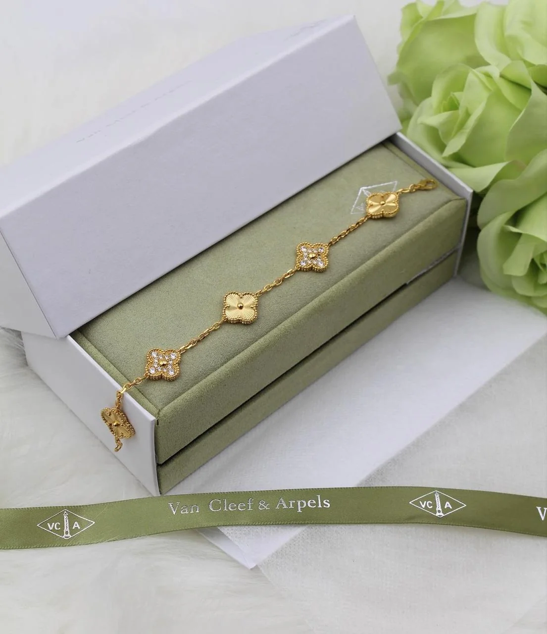 PHOTO-2024-09-15-19-21-18_15 Van Cleef & Arpels Vintage Alhambra Bracelet - Image 1