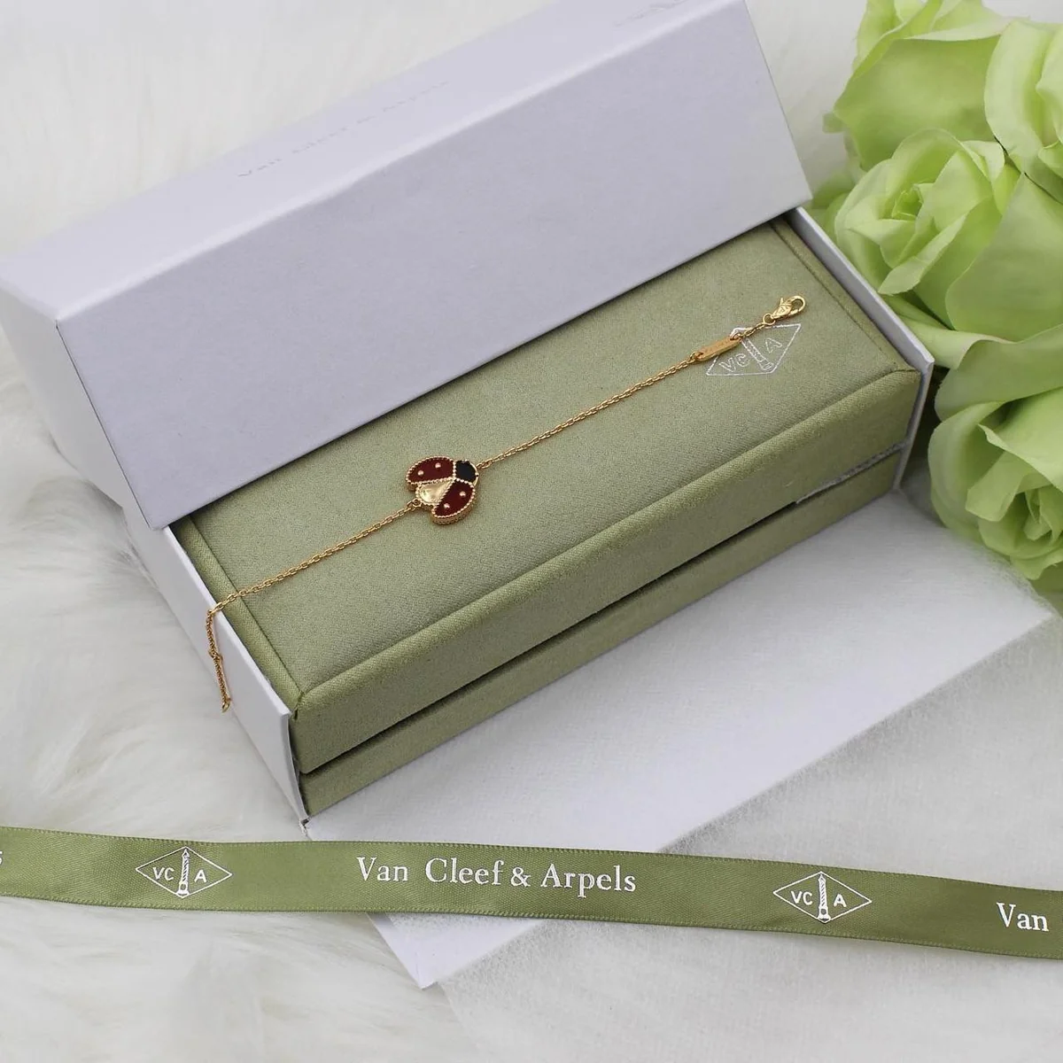 PHOTO-2024-09-15-19-21-18_29 Van Cleef & Arpels Vintage Alhambra Bracelet - Image 1