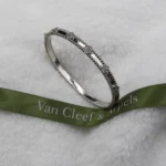 Van Cleef Clover Gold Bracelet - Image 4