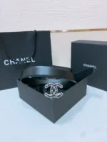 Chanel Black Leather Belt with Interwoven Chain CC Buckle - Image 3