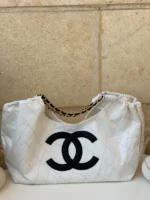 CHANEL Large-Logo Quilted Shoulder Bag - Image 5