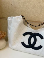 CHANEL Large-Logo Quilted Shoulder Bag - Image 4