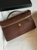 Chanel Suede Vanity Case with Gold - Image 4