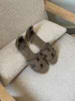 Hermès Chypre Sandal - Image 14